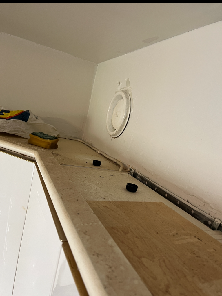 Hyllyjen päältä ennen